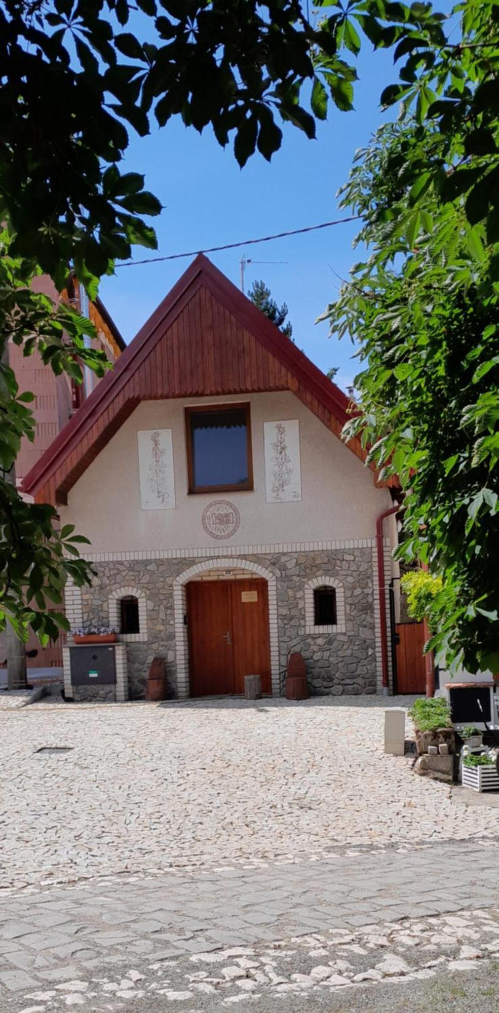 Ubytovani Na Sklepe U Prochazku Pouzdrany Buitenkant foto
